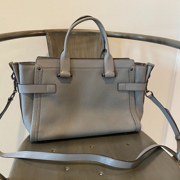 Coach Swagger Carryall- Gray! - Picture 2 of 4